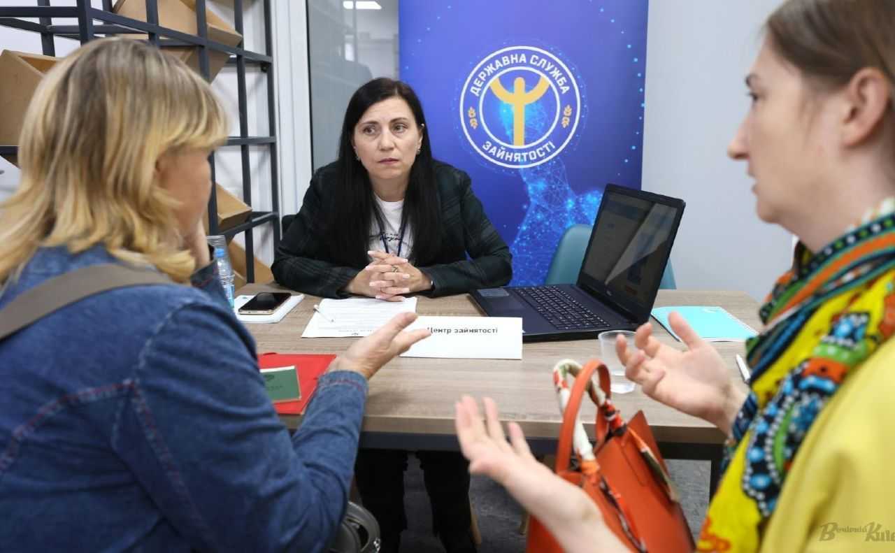 Майже 1400 переселенців працевлаштовано на Львівщині з наданням працедавцям компенсації   